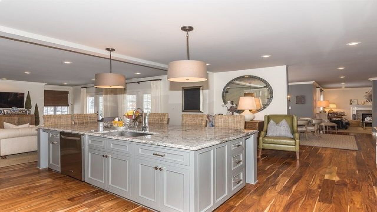 GALLERY: Matt Hasselbeck selling 1.5M Indy house