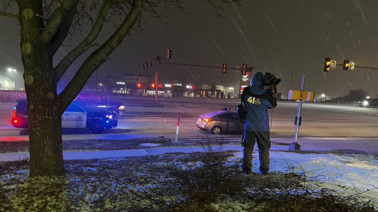 Kansas City digs out from recordsetting snowfall