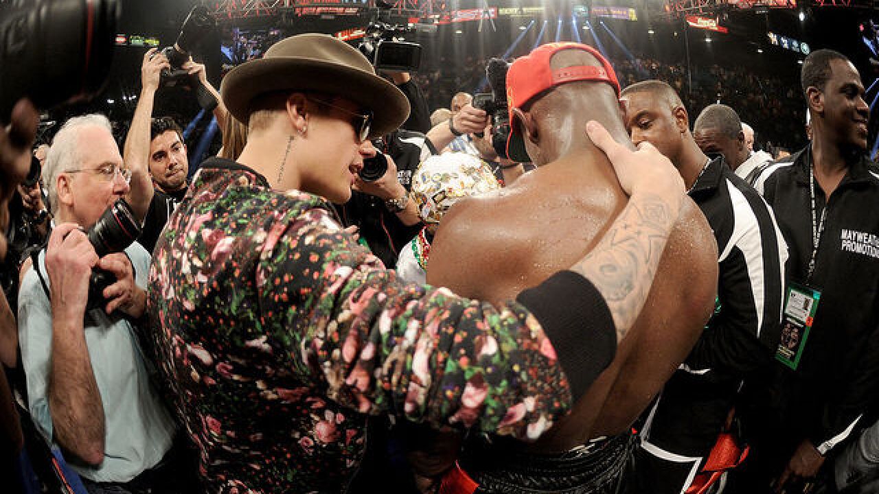 Justin Bieber to skip Mayweather-McGregor fight after spat with Floyd, report says