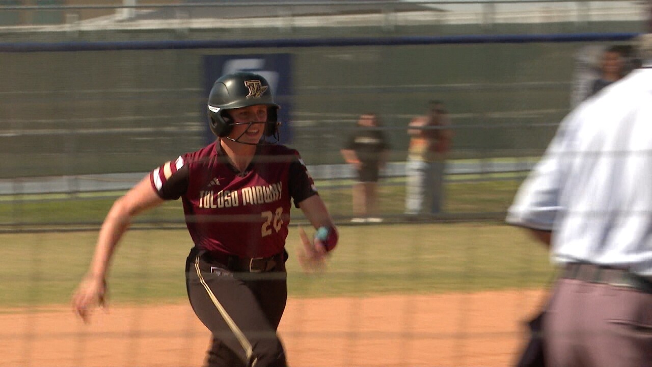 Tuloso-Midway defeats Carroll softball in Bayfront Bash