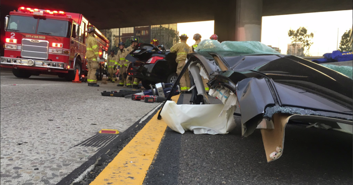 At least one dead in wrongway crash on I5