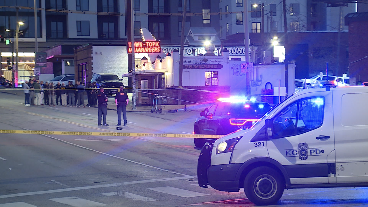 shooting near town topic in crossroads (2021 Broadway Blvd)