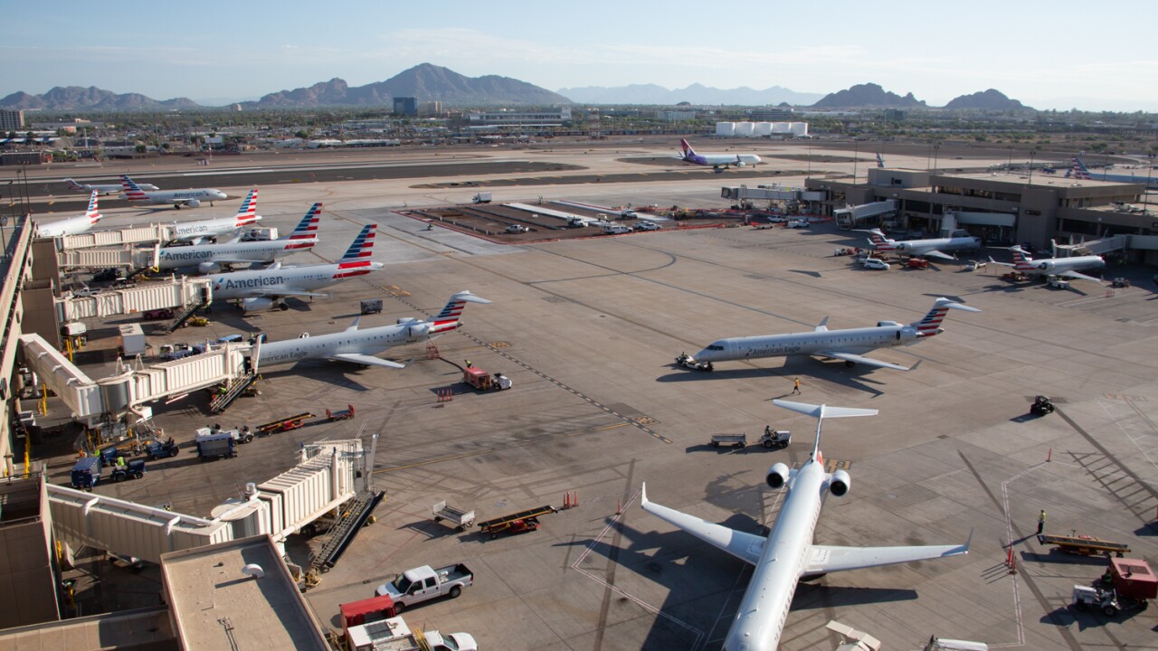 AmericanAirlinesPHX.jpg