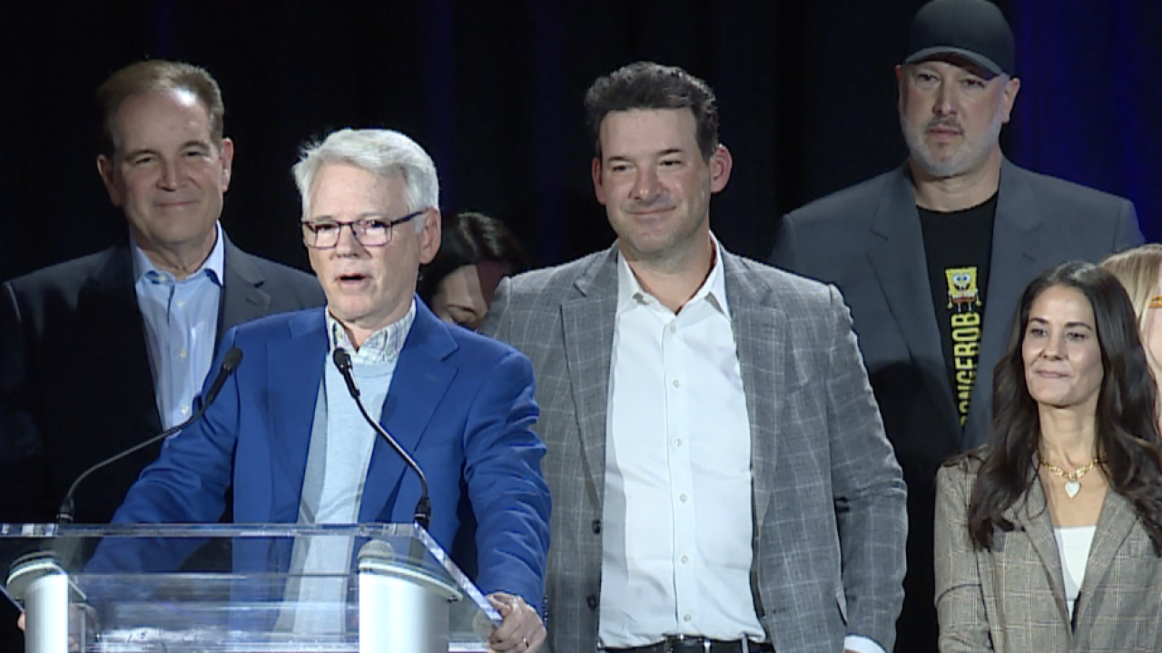 CBS Broadcast Crew Readies For Super Bowl cbs-broadcast-crew-readies-for-super-bowl