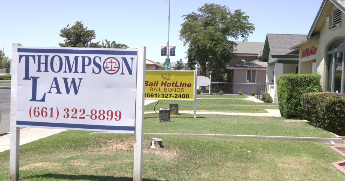 Bakersfield attorney accused of taking clients' money, shutting down office, abandoning cases