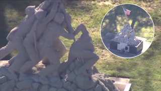Iwo Jima statue beheading.png