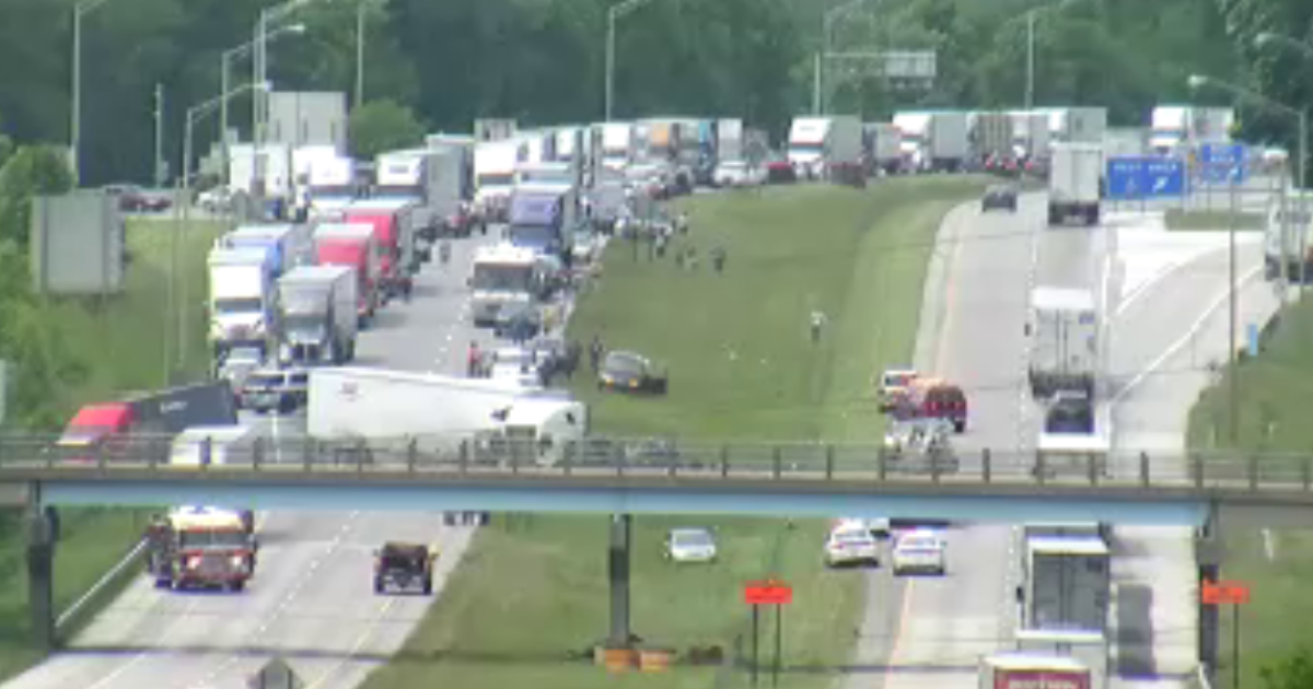 ISP: One fatality confirmed after multi-vehicle crash on I-70 Eastbound - Vimarsana News