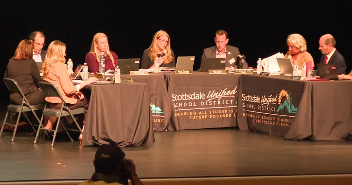 Scottsdale school board votes to close Laguna Prep, parents vow to make final year count
