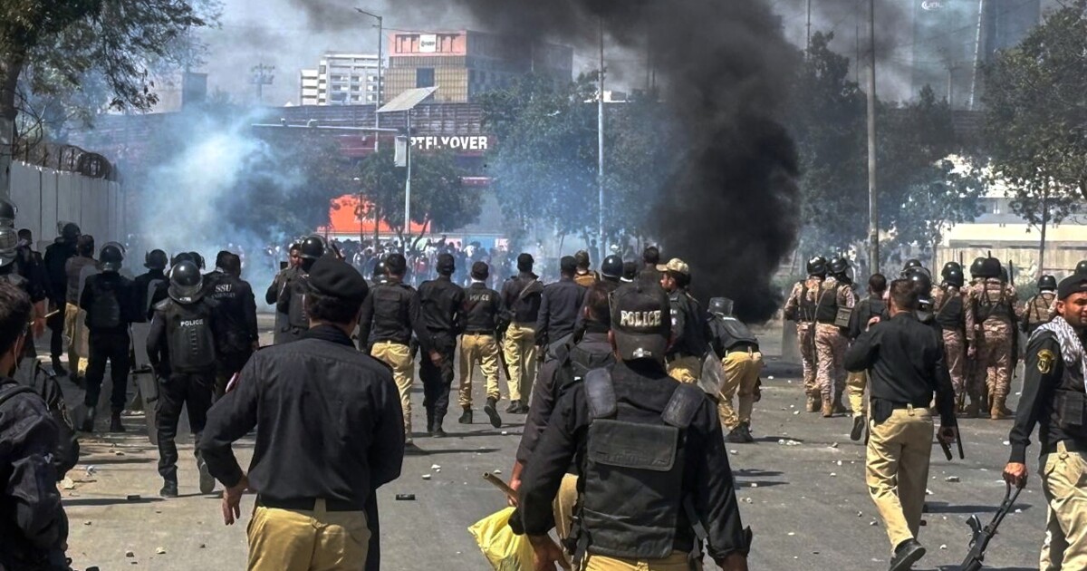 Mindestens 10 Tote in Pakistan bei Protesten gegen Khameneis Tod und dem ...