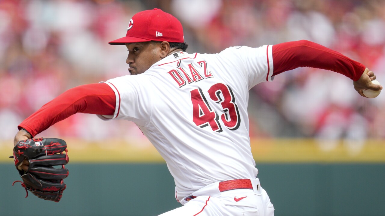 Reds trading former All-Star relief pitcher