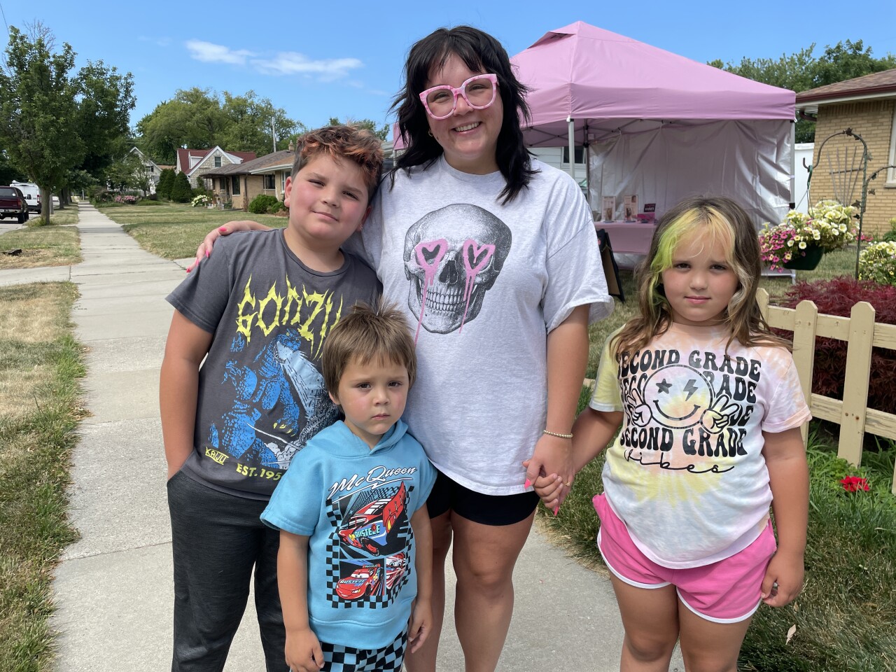 Cake-pop fundraiser supports Kiana Pliska’s two children