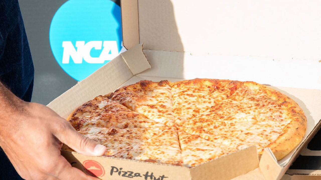 Pizza Hut Will Hire 14 000 New Drivers This Year