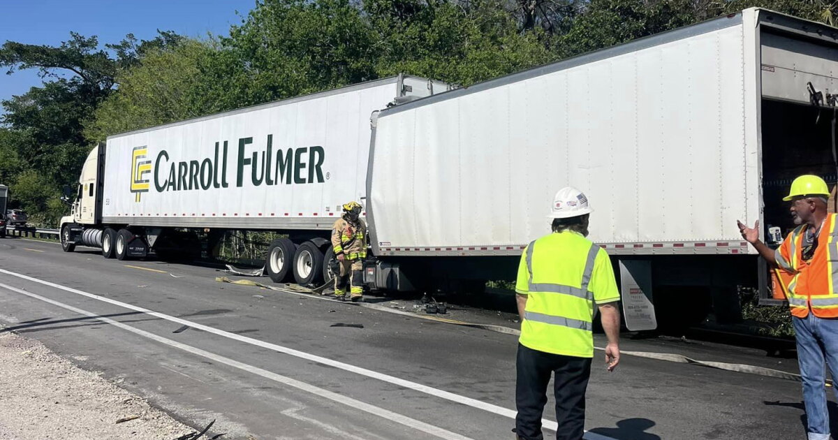 US 441 closed in western Martin County after fatal crash - Vimarsana News
