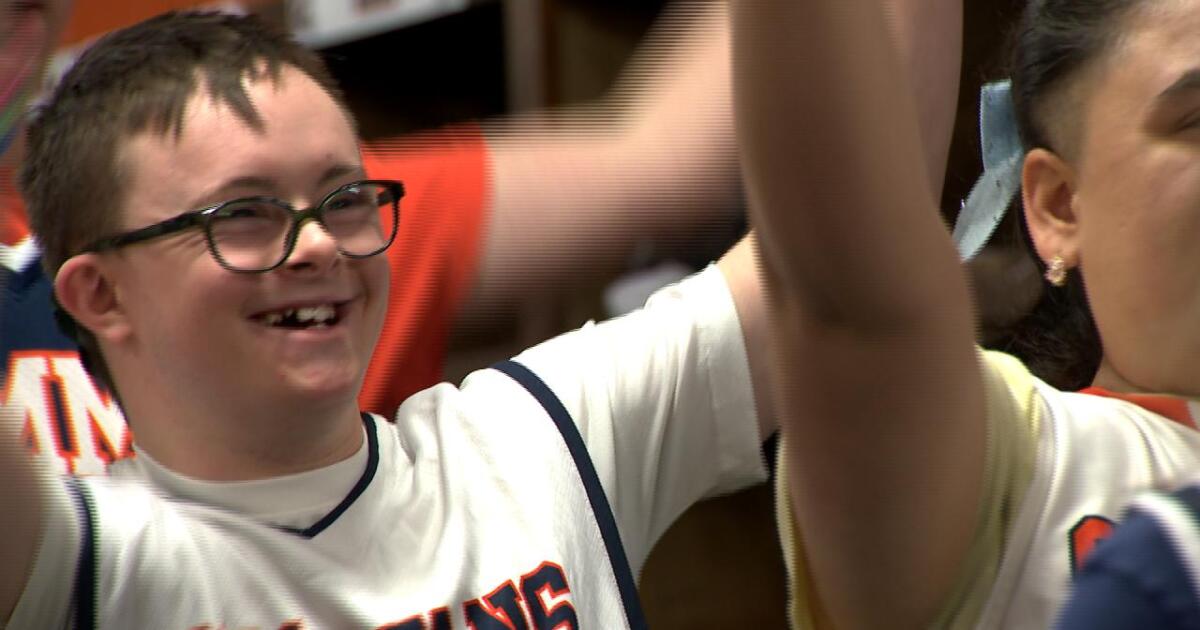 Slam dunk! Summit High pep rally celebrates special athletes Slam dunk! Summit High pep rally celebrates special athletes