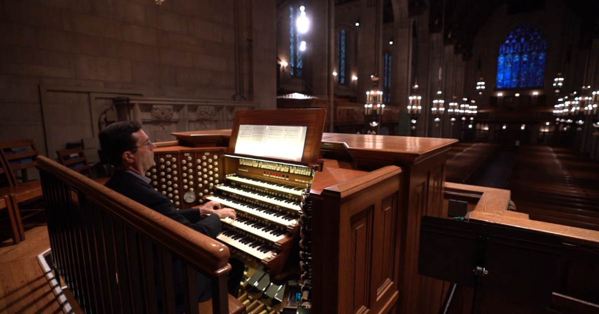 Largest pipe organ in Chicago creates surround sound effect
