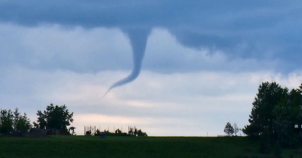 Viewer photos/video of funnel cloud