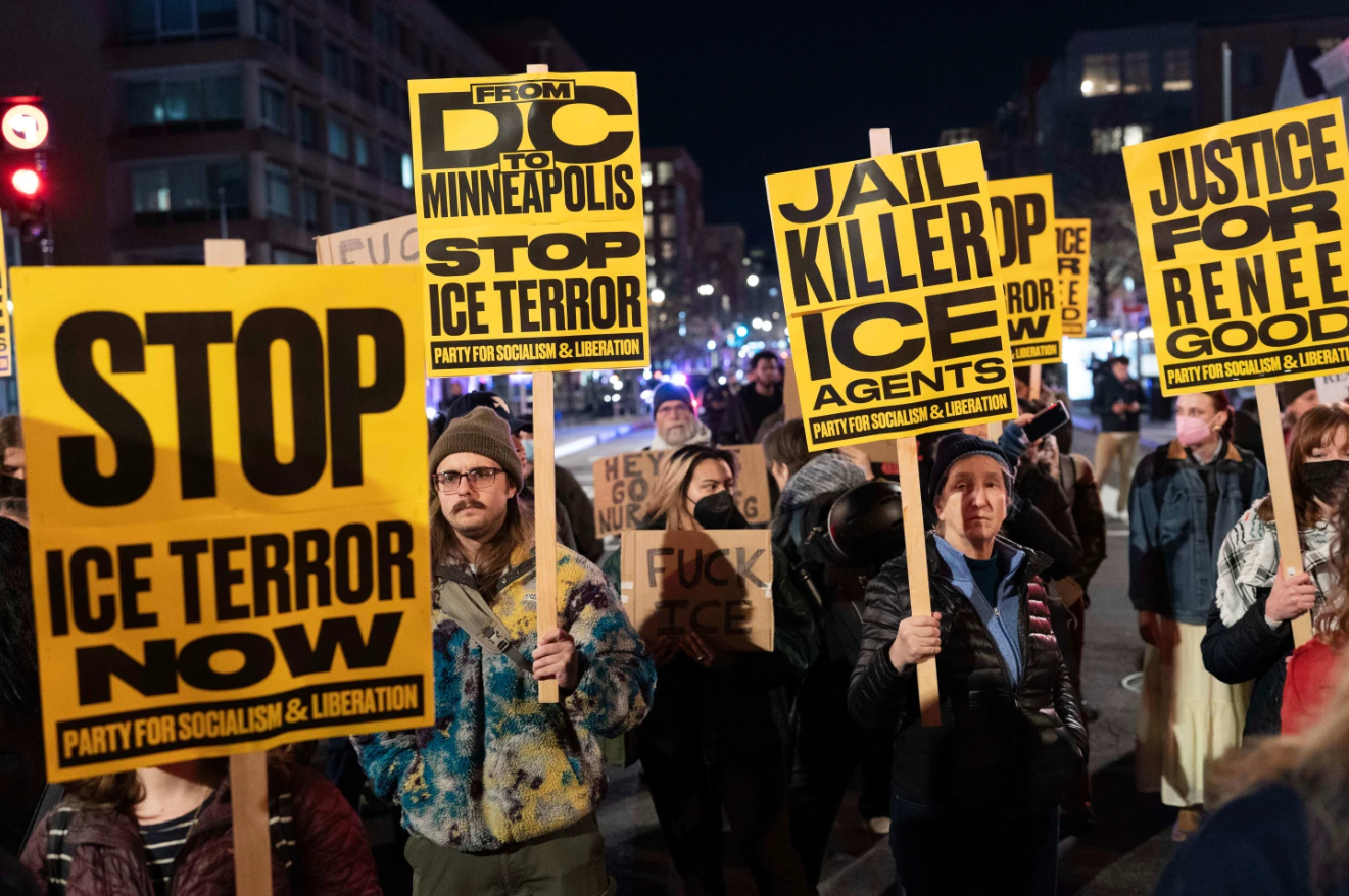 Demonstrators march to the White House in Washington, Thursday, Jan. 8, 2026, as they protest against the Immigrations and Customs Enforcement (ICE) agent who fatally shot Renee Nicole Good in Minneapolis, Minn.