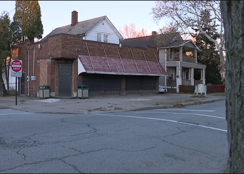 Cleveland police serach for woman who shot Collinwood store owner