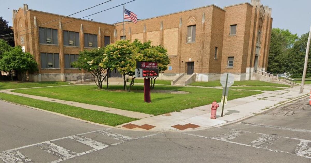 Three Kenosha schools to remain on virtual learning for another week