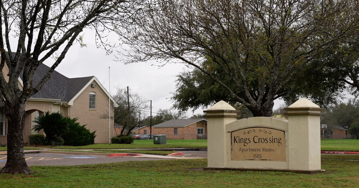 Suspicious man trying to get into cars, front doors at King's Crossing Apartment - Vimarsana News