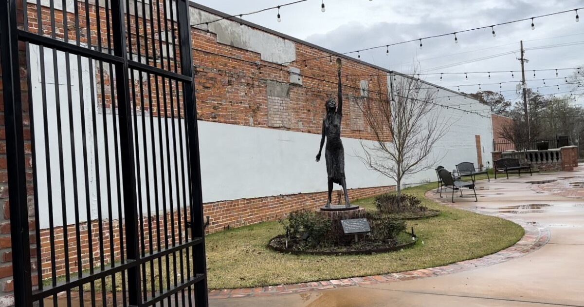 Franklin Pocket Park mural is underway - Vimarsana News