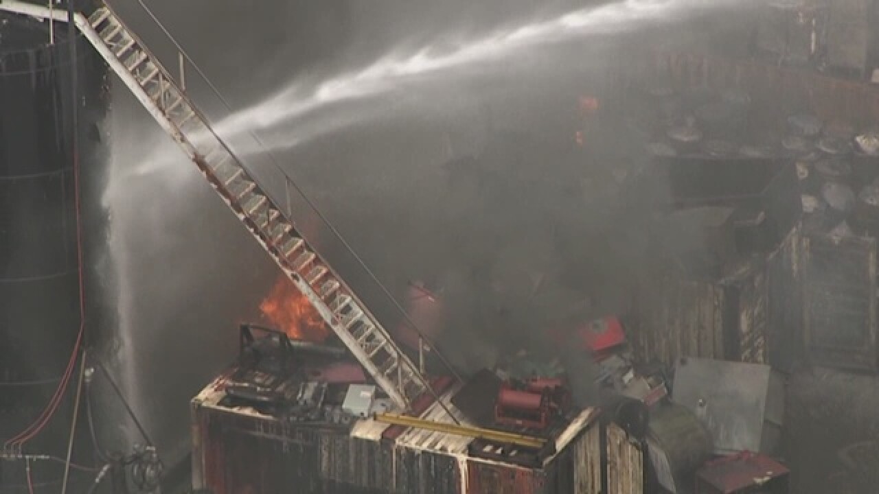 PHOTOS: Large fuel tank fire in Phoenix