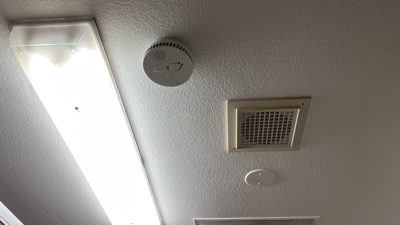 Mesa Public Schools puts vapes detectors in middle, high school bathrooms Mesa Public Schools puts vapes detectors in middle, high school bathrooms