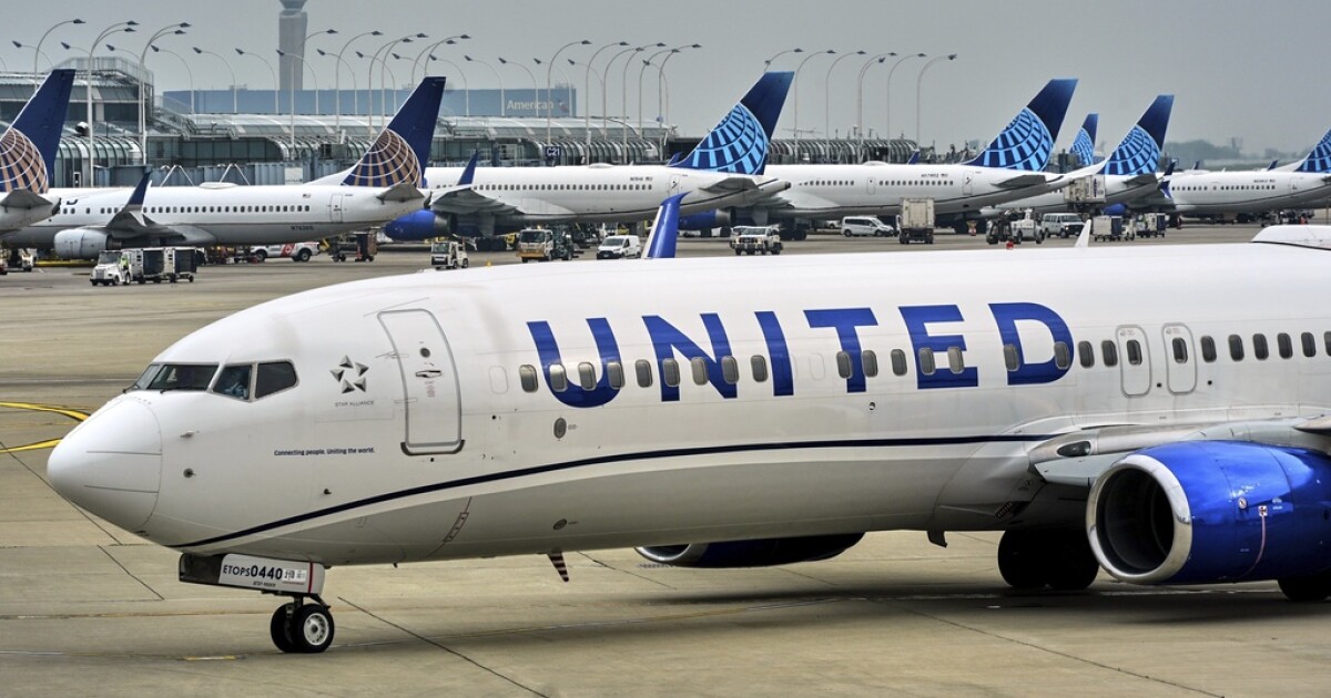 United Airlines pilots report close call with an apparent drone on California flight