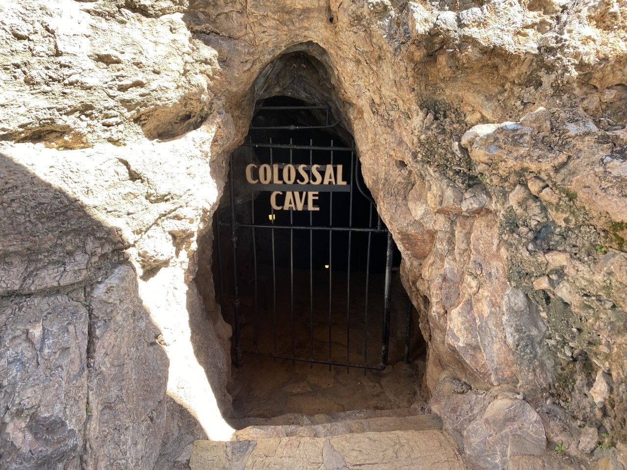 Colossal Cave entrance.jpg