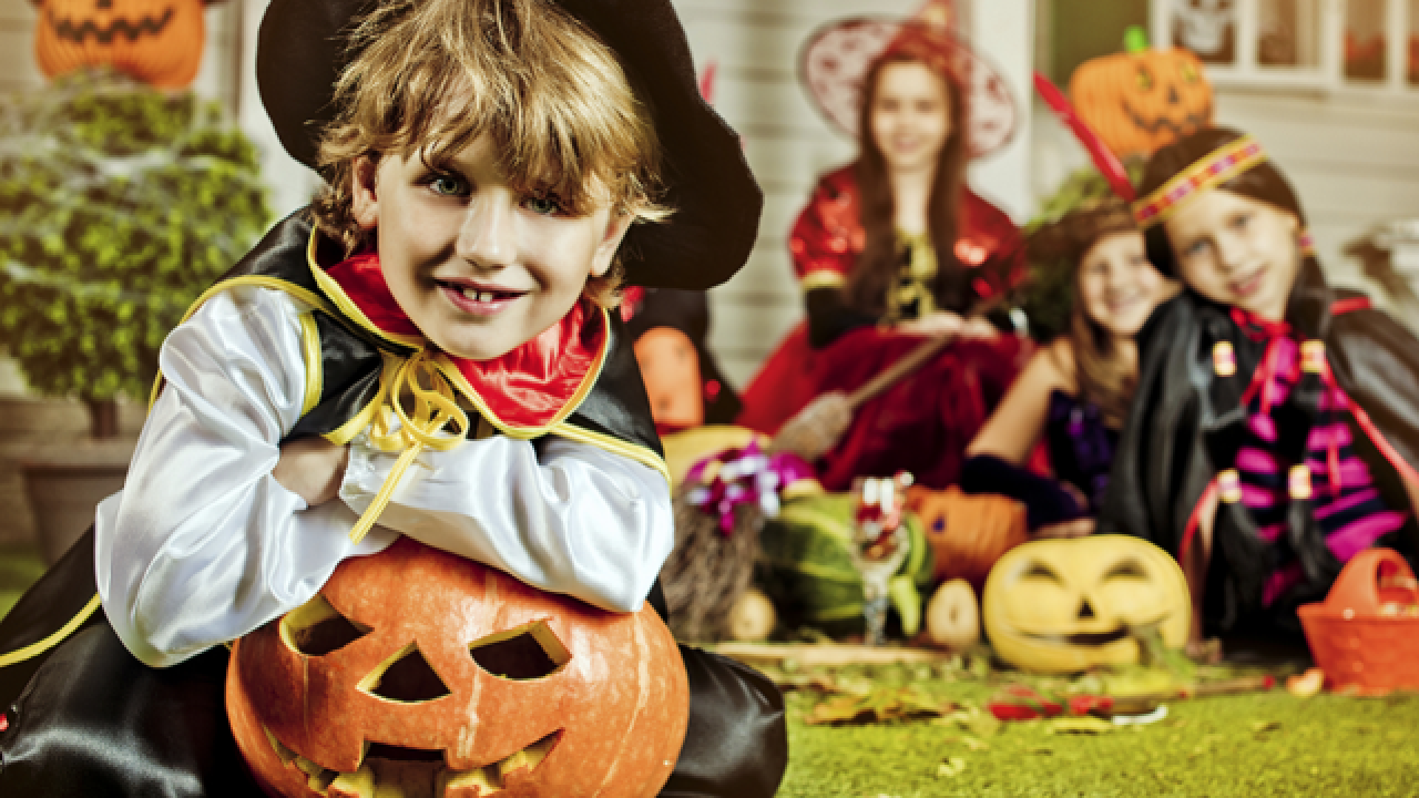 Americans Are Expected To Spend A Record 8 4 Billion This Halloween Up A Billion Dollars From Last Year Americans Are Expected To Spend A Record 8 4 Billion This Halloween Up A Billion Dollars From Last Year