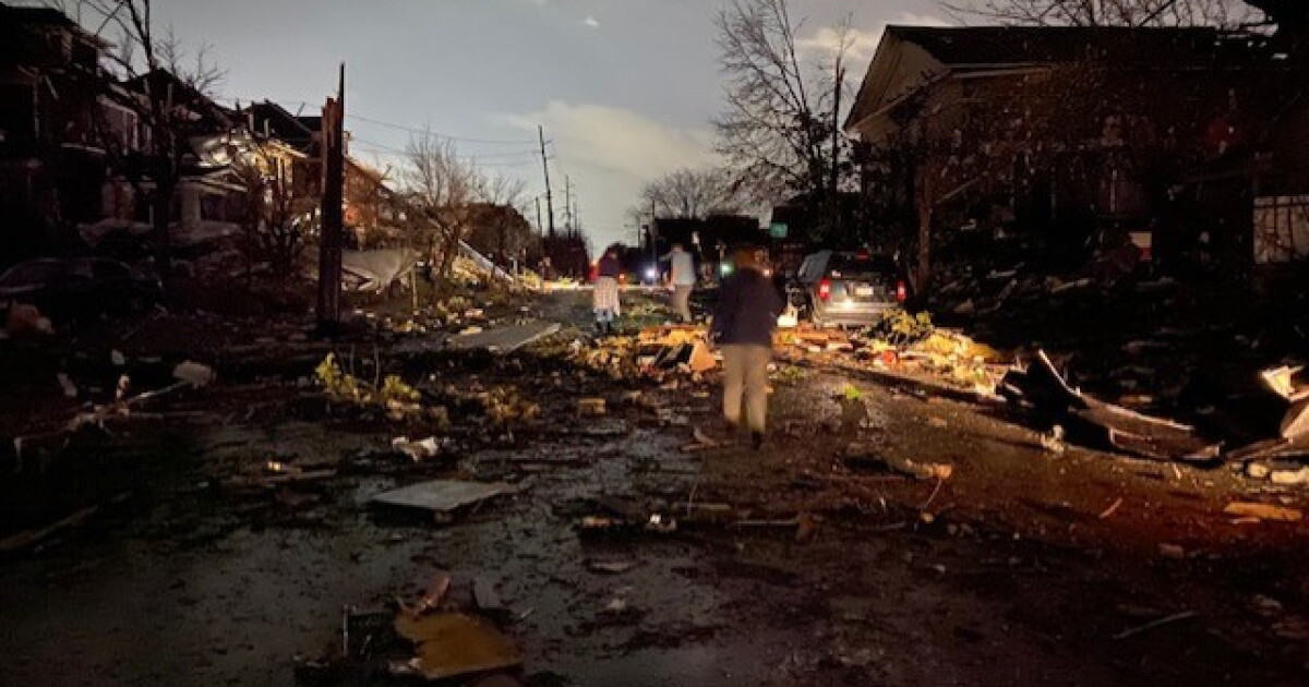 UPDATED: At least 5 killed as tornadoes rip through Nashville area