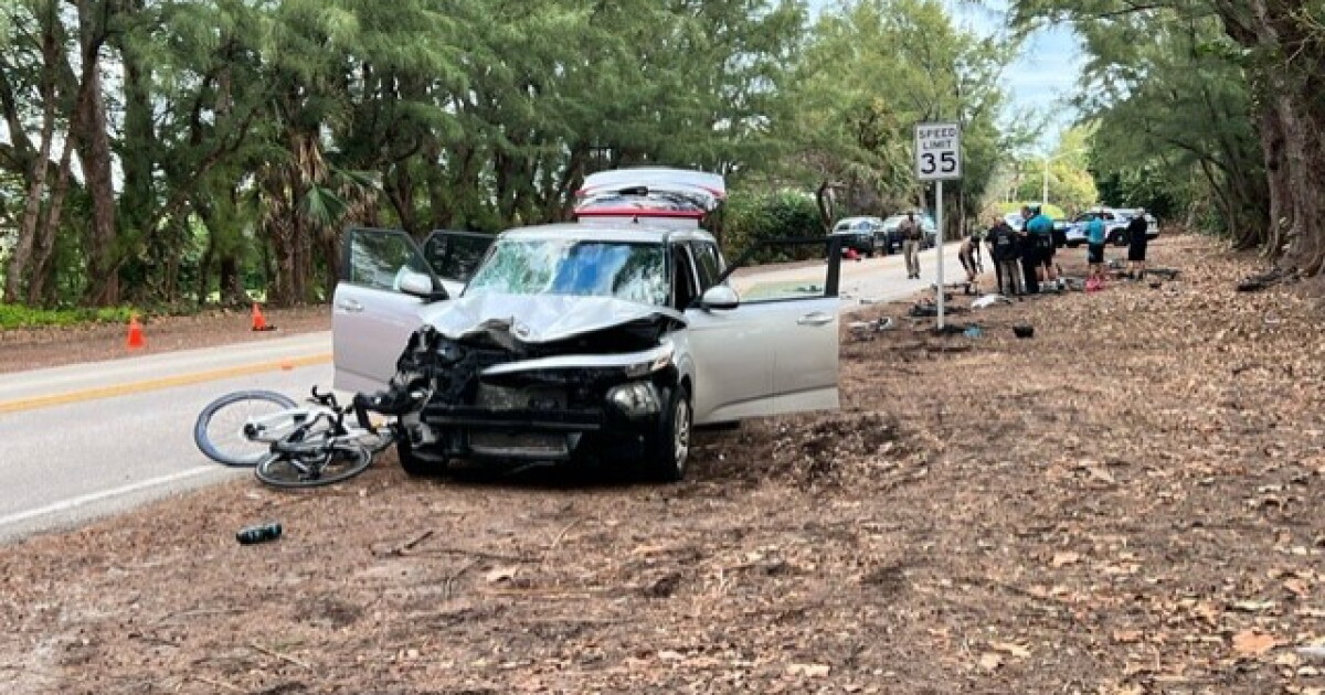 7 people taken to hospital after crash between car and cyclists in Delray Beach - Vimarsana News