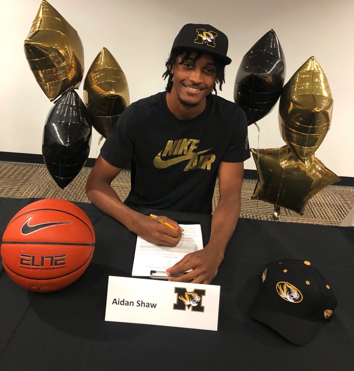 Aidan Shaw signs with Mizzou.jpg