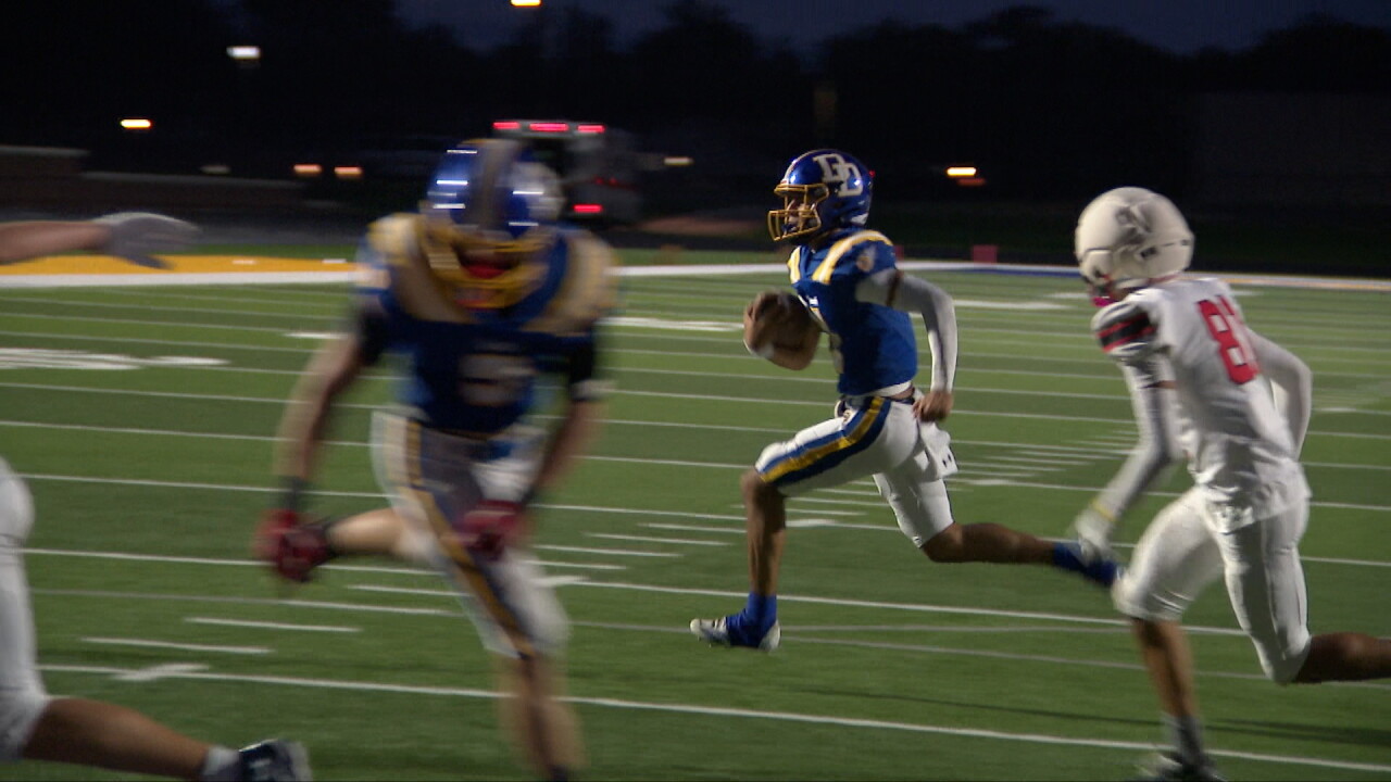 delavan darien touchdown 2.jpg