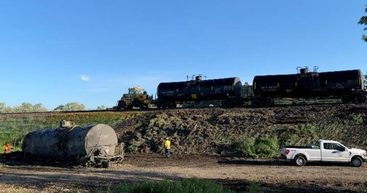 EPA: Tests show no water-quality problems near Yellowstone River derailment - Vimarsana News