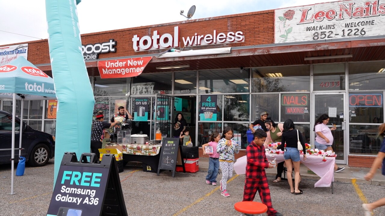 Total Wireless Toy Giveaway