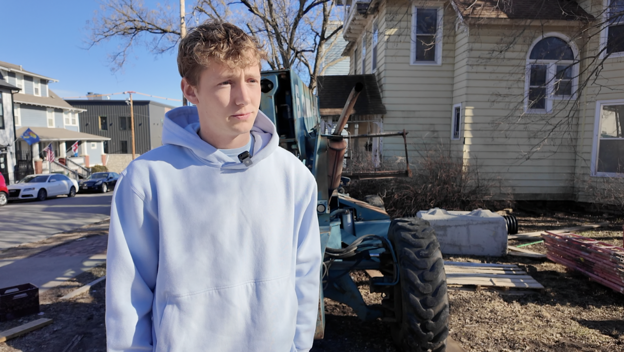 Asher Denk, Senior - Finance.png