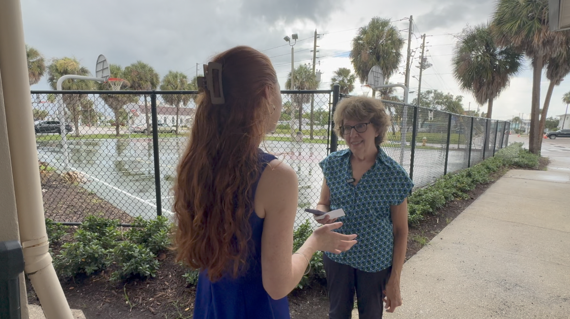 Neighbors ask City to restore library hours on the Beach