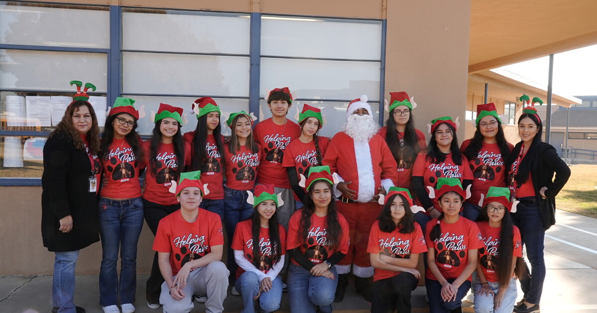 The 'Helping Paws' are spreading holiday cheer to children in the community! - Vimarsana News