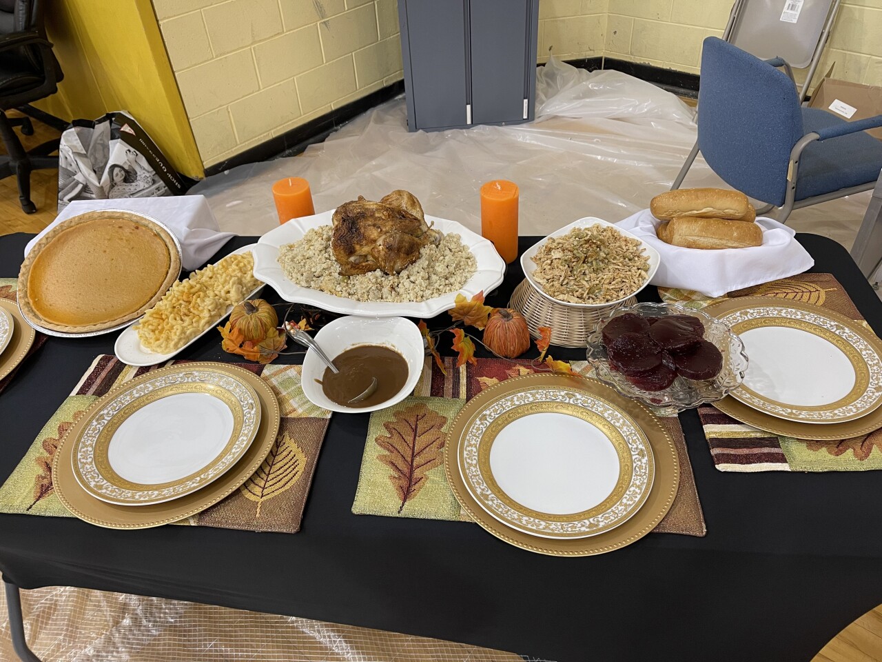 Northcott Neighborhood House Thanksgiving meal