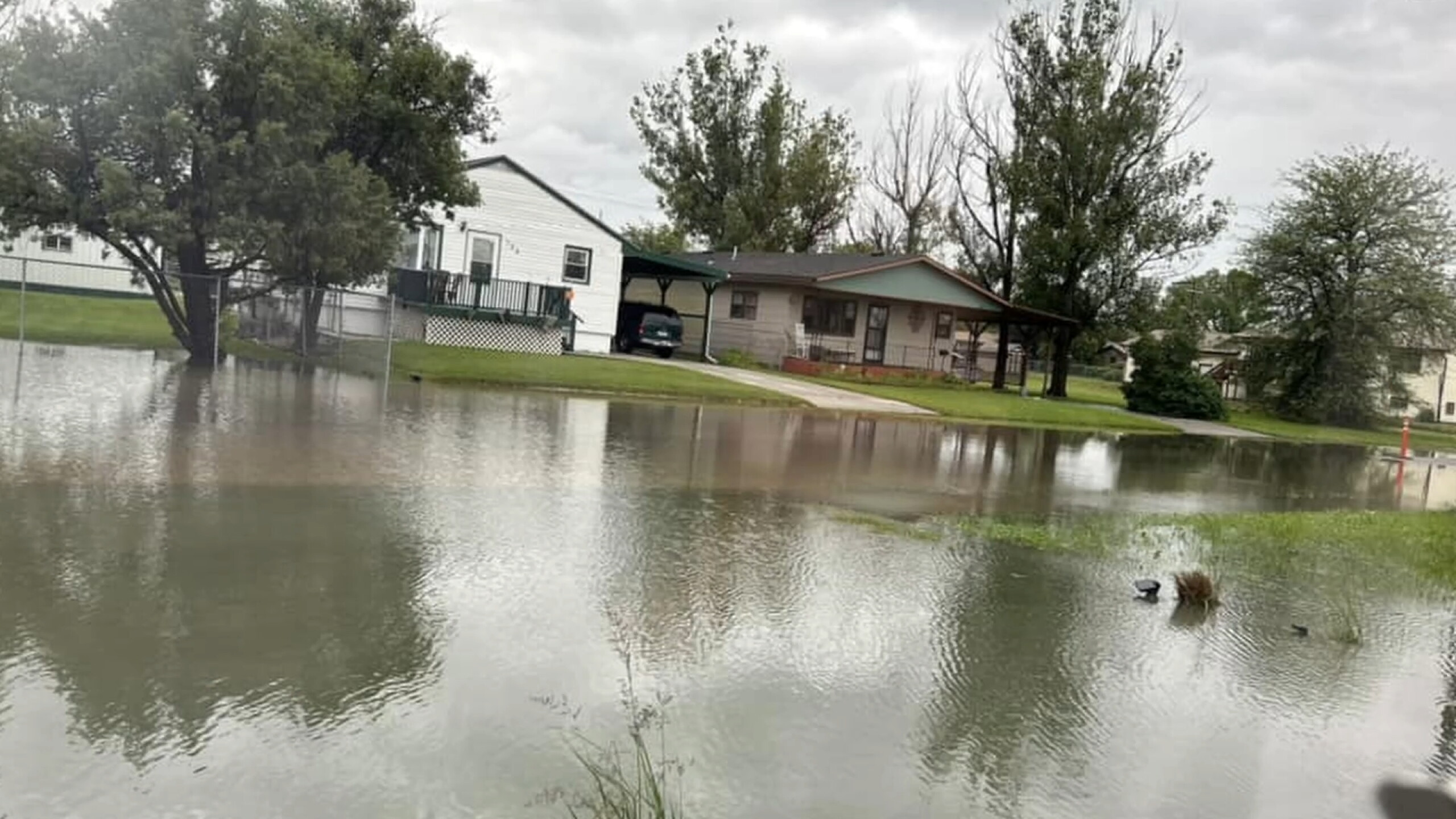Hardin families struggling with aftermath of flooding
