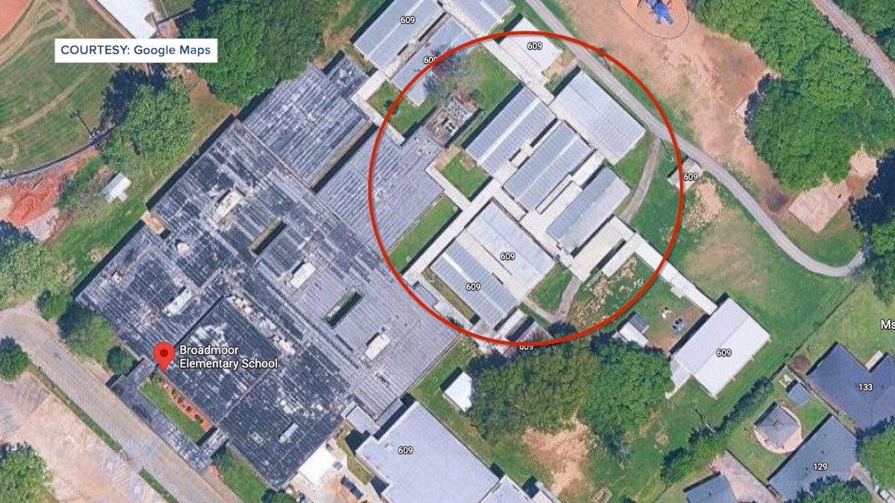 Aerial view of Broadmoor Elementary showing portable buildings on campus