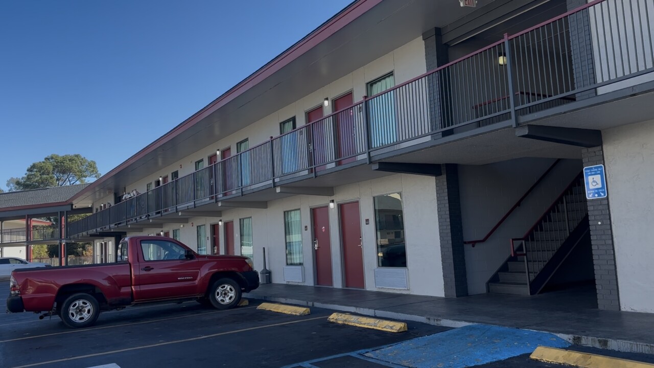 School bus drop-off reveals growing number of kids living in local motels in Thomasville
