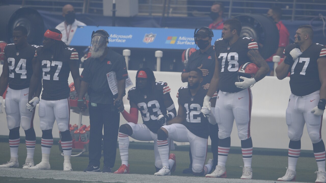 Browns Myles Garrett Khadarel Hodge Ronnie Harrison Opt To Kneel During Anthem