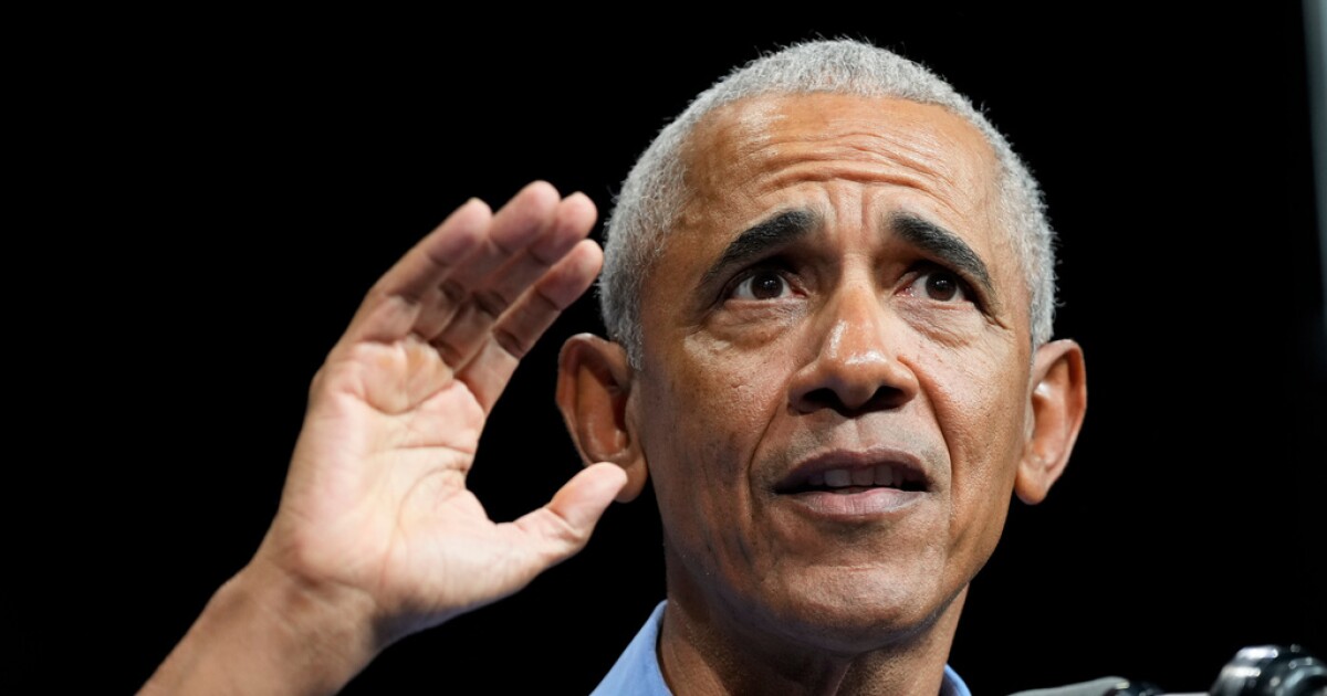 'They're real': Obama clarifies statement on aliens