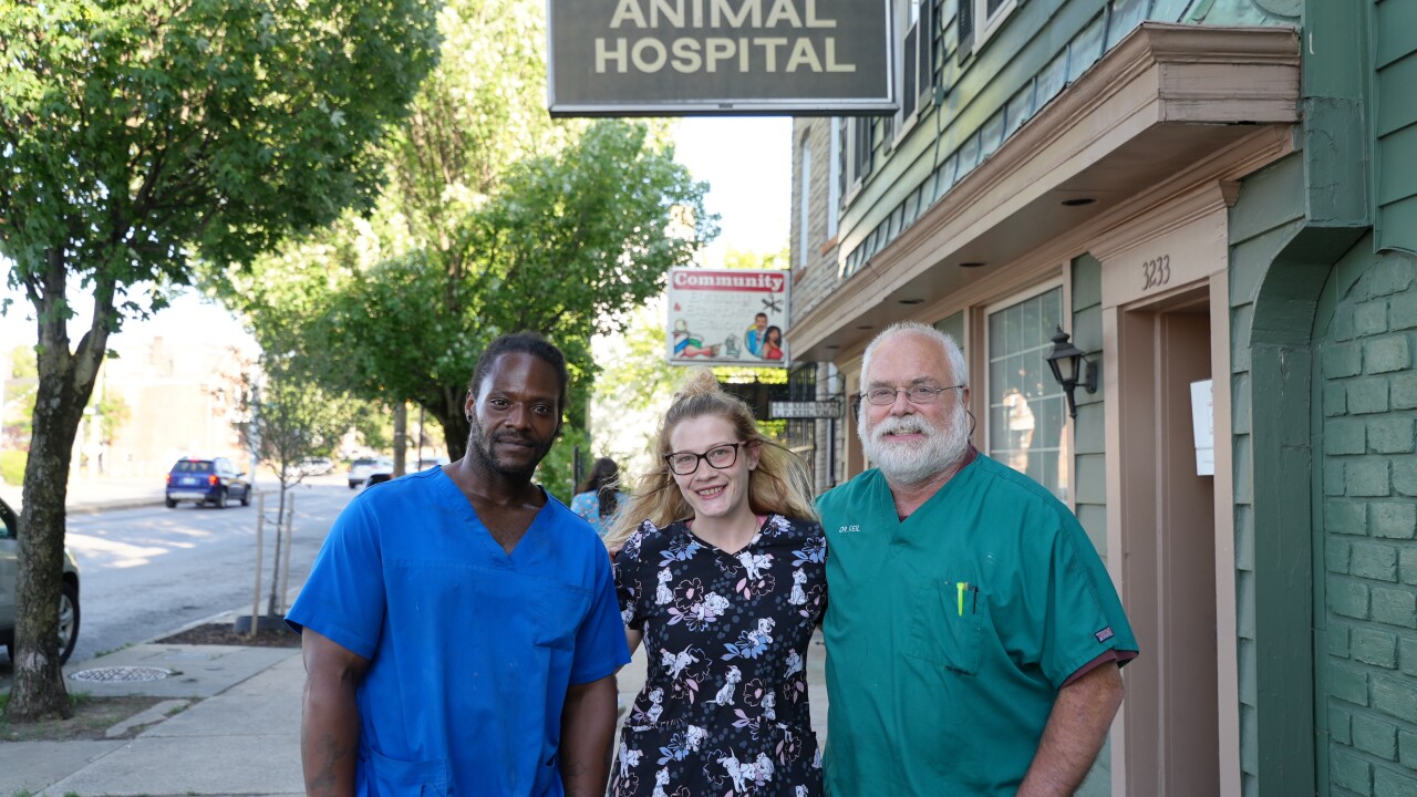 Dana Harrell, Alexis Posey and Dr. Lance Keil in front of Erdman