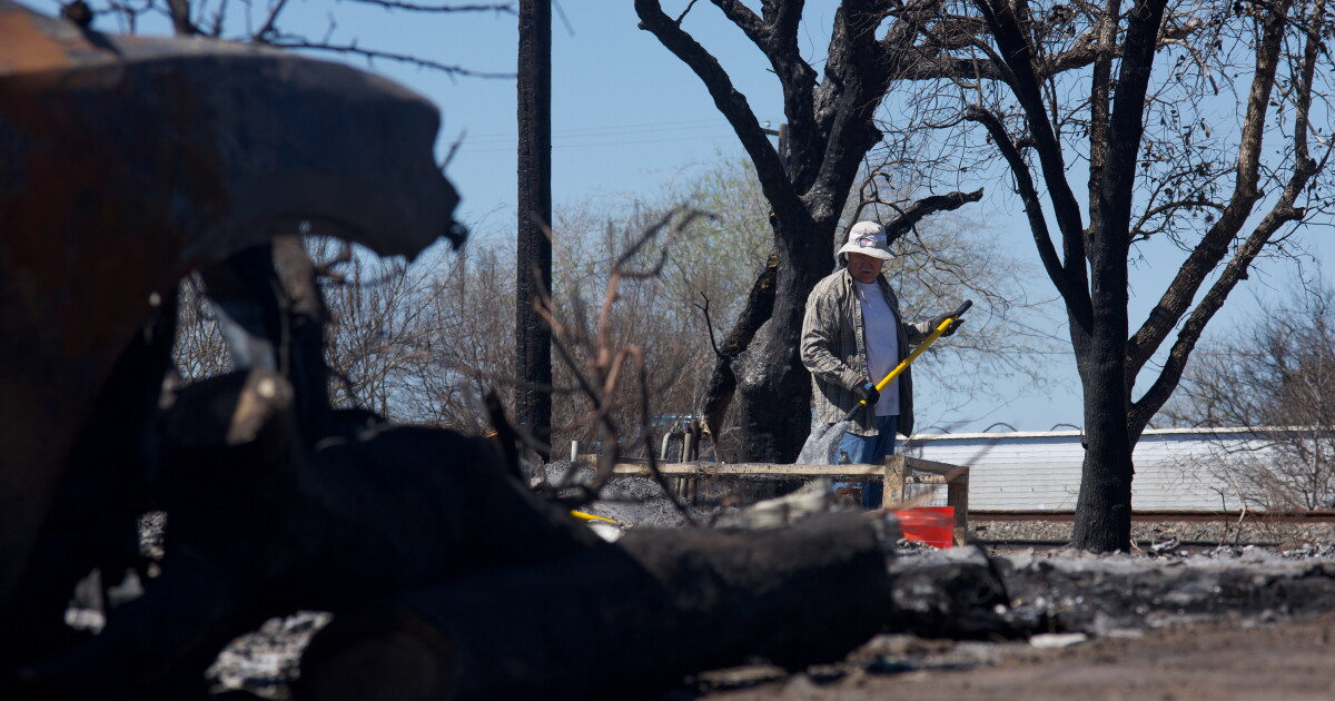 sinton students to present project inspired by welder... Sinton neighbors continue to pick up the pieces in aftermath of Welder fire