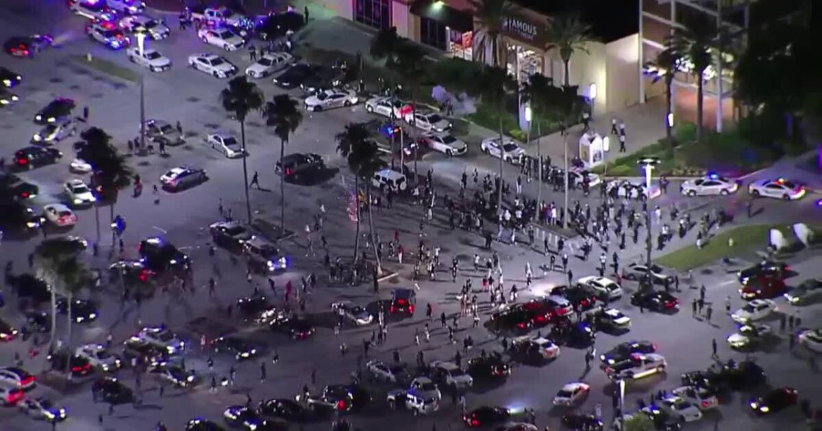 George Floyd protests in Tampa turn violent; several stores looted, gas station set on fire - ABC Action News