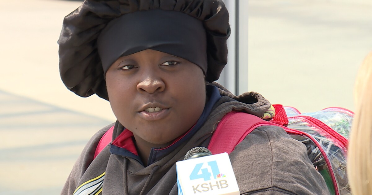 Bus riders want solutions in contract dispute between city leaders, KCATA