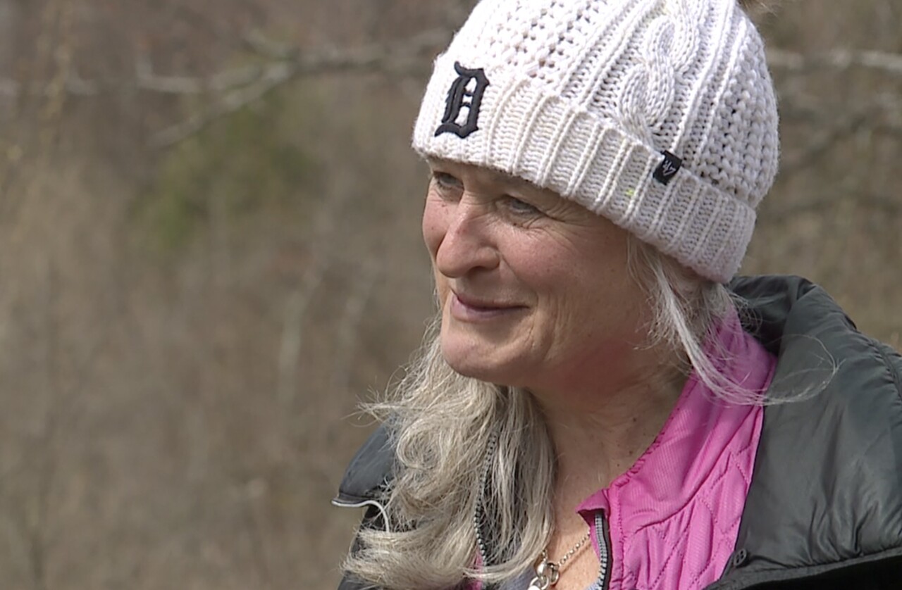 Oakland Township residents voice concerns over proposed cell tower in their neighborhood